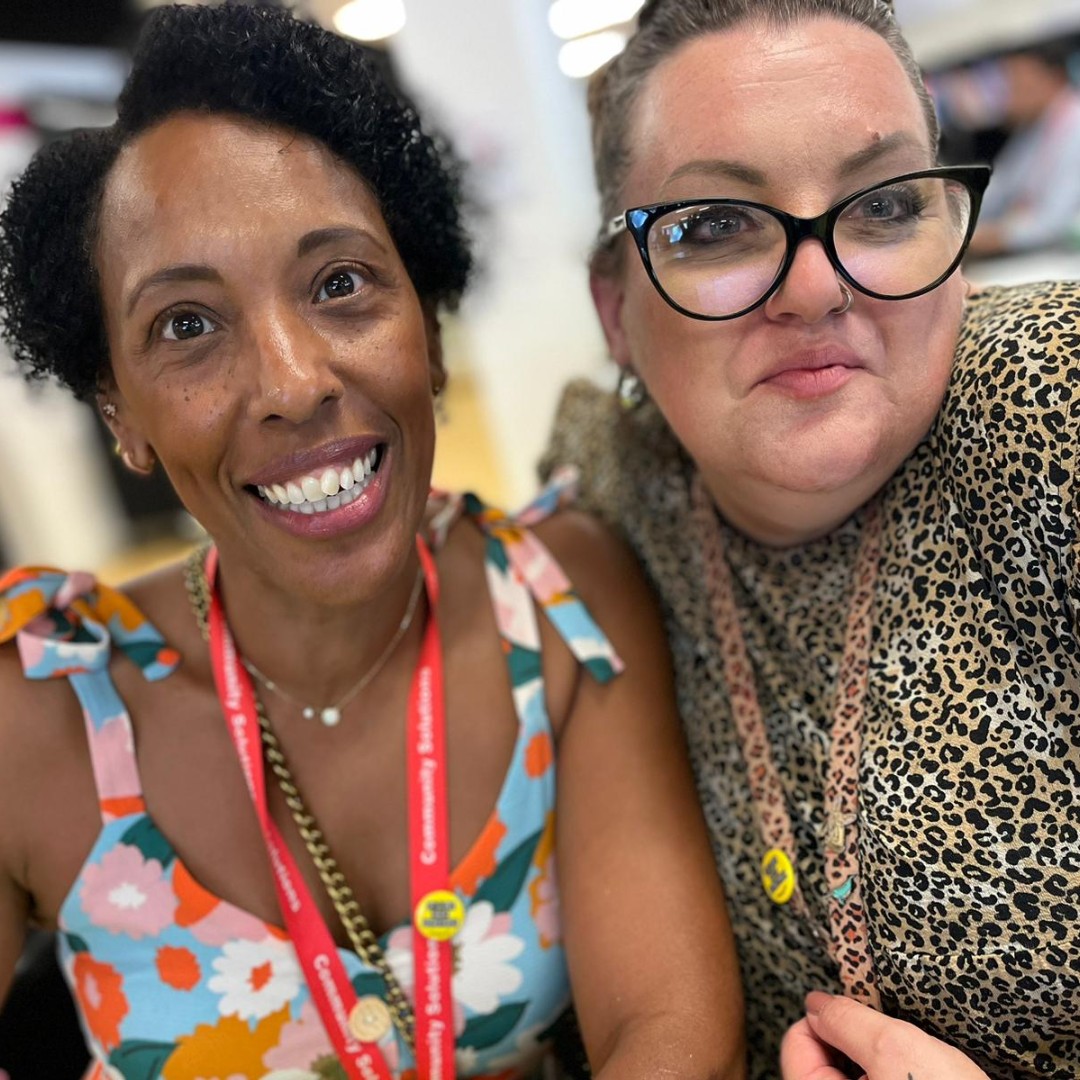 Camerados_org's tweet photo. The folk in the shed were in Barking library today with a #PublicLivingRoom, huge thanks to Famara for being a legend and super sofa carrier on an extremely hot day.
#WeNeedIcecream https://t.co/s0xhFTDipE