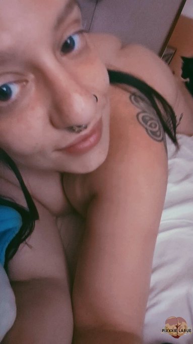 Thirsty Thursday where you lust over my thicccccc tiny self. 🖤 https://t.co/K6reStadgz<a href="/tag/mvsales"class="tags"><span>#mvsales</span></a>