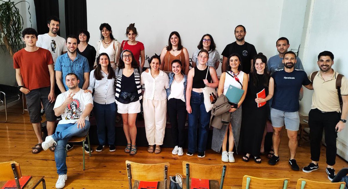 Ze talde argazki ederra! 

 #hizkuntzalarientopaketa #UI52