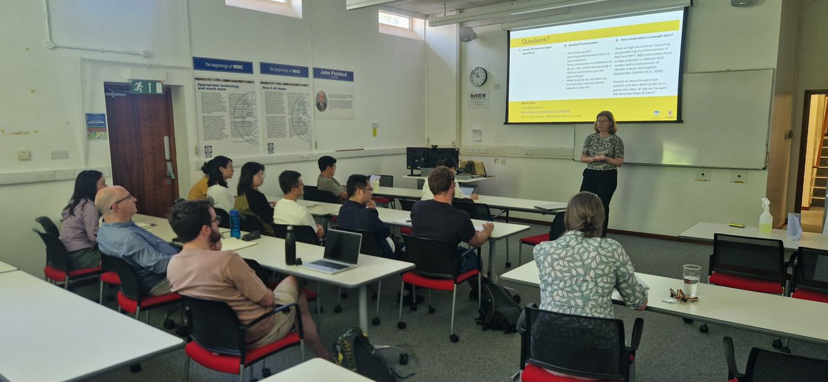 Fantastic presentation by <a href="/eleanorearl_/">Eleanor Earl</a> on "The role of nature-based solutions for inland flood management in the Pacific Islands". 

She gave this to academics from both the <a href="/LboroABCE/">LboroABCE</a> and <a href="/lborogeog/">Loughborough Geography and Environment</a> departments, and covered a range of NFM and NbS related topics.
