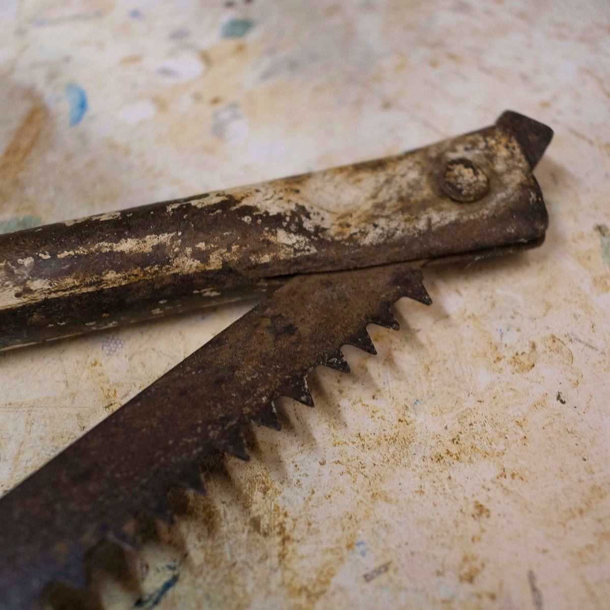 refs_sm's tweet photo. An antiquated, previously owned, oxidized saw ideal for 3D modeling.

#ref #reference #artreference #rust  #artist #texturereference #texturethings #oldbuildings #moss #3d #refs #blender #fyp #digitalartist #blender3d  #scifi  #3dart #details #rustything https://t.co/V2Vls9YVPy