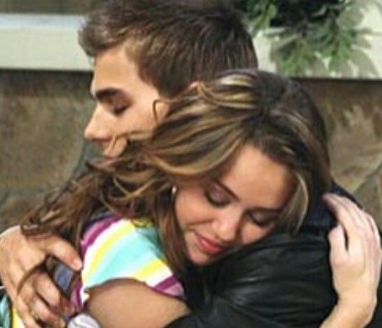 𝘐𝘧 𝘸𝘦 𝘸𝘦𝘳𝘦 𝘢 𝘮𝘰𝘷𝘪𝘦, 𝘺𝘰𝘶’𝘥 𝘣𝘦 𝘵𝘩𝘦 𝘳𝘪𝘨𝘩𝘵 𝘨𝘶𝘺. 𝘐’𝘥 𝘣𝘦 𝘵𝘩𝘦 𝘣𝘦𝘴𝘵 𝘧𝘳𝘪𝘦𝘯𝘥 𝘵𝘩𝘢𝘵 𝘺𝘰𝘶’𝘥 𝘧𝘢𝘭𝘭 𝘪𝘯 𝘭𝘰𝘷𝘦 𝘸𝘪𝘵𝘩. 𝘈𝘯𝘥 𝘵𝘩𝘦 𝘦𝘯𝘥 𝘸𝘦’𝘥 𝘣𝘦 𝘭𝘢𝘶𝘨𝘩𝘪𝘯𝘨, 𝘸𝘢𝘵𝘤𝘩𝘪𝘯𝘨 𝘵𝘩𝘦 𝘴𝘶𝘯𝘴𝘦𝘵.