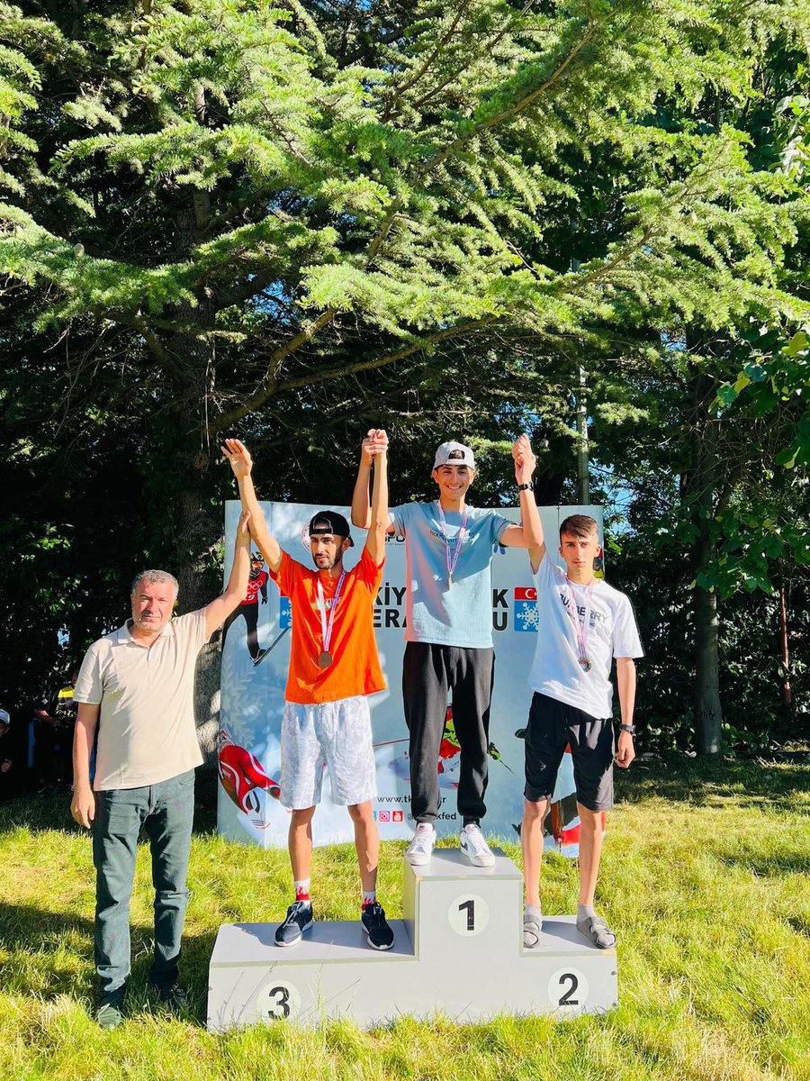 valialicelik's tweet photo. Sporun ve sporcunun şehri #Hakkâri’den bir Türkiye şampiyonluğu daha!🏆

Hakkâri/Yüksekova Kayaklı Koşu Takımımız Tekerlekli Kayak Türkiye Şampiyonası’nda;

🥇6 Birincilik
🥈7 İkincilik
🥉4 Üçüncülük

Toplam 17 madalyayla Türkiye Şampiyonu oldu.Yaşattığınız gurur için minnettarız https://t.co/2tft0cgUIX