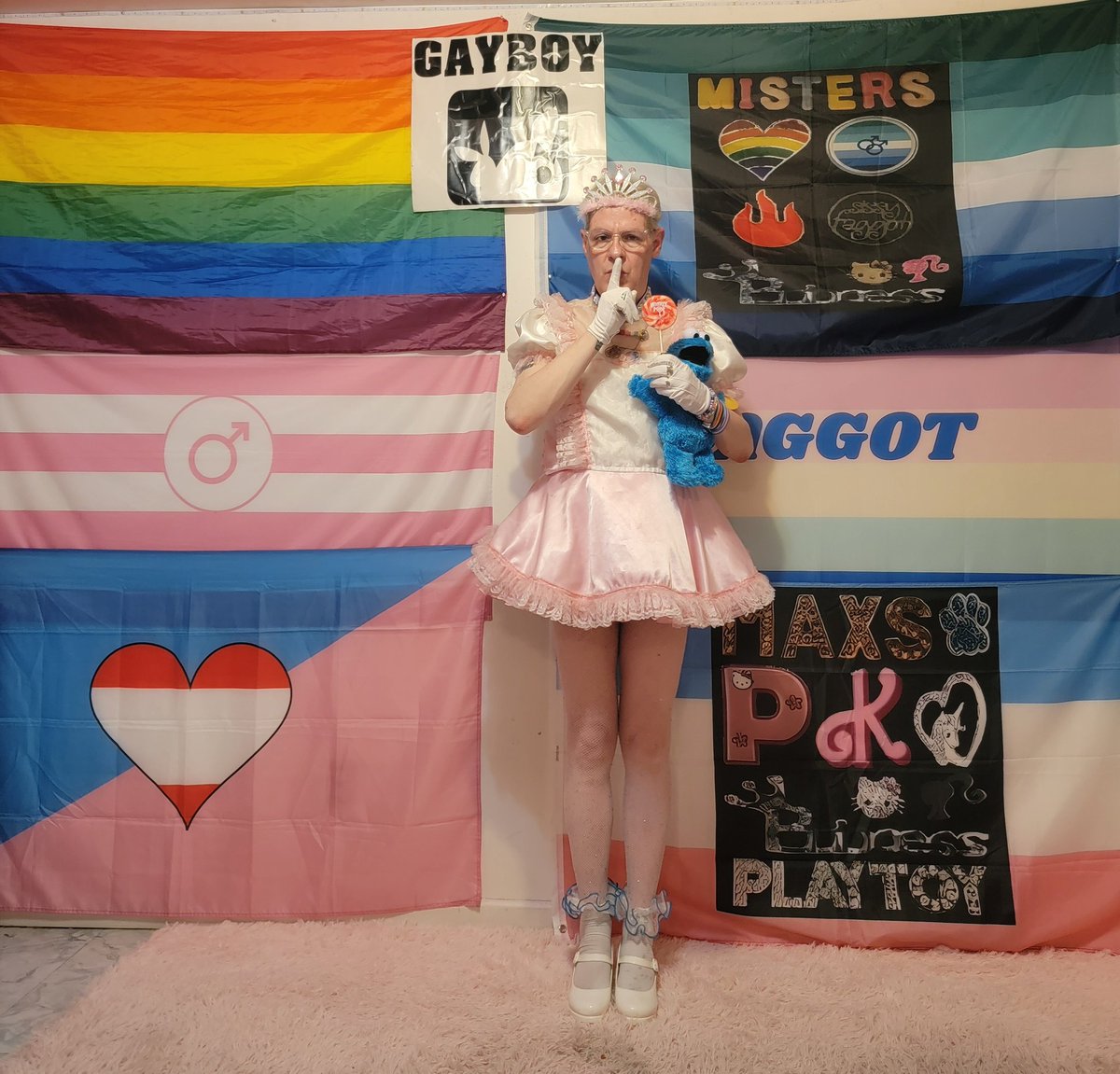 PRINCESPLAYTOY's tweet photo. #sissy 🔥🏳️‍🌈🎀🏳️‍⚧️👑❤🧡💛💚💚💙💜 https://t.co/6ZrlitLAV3
