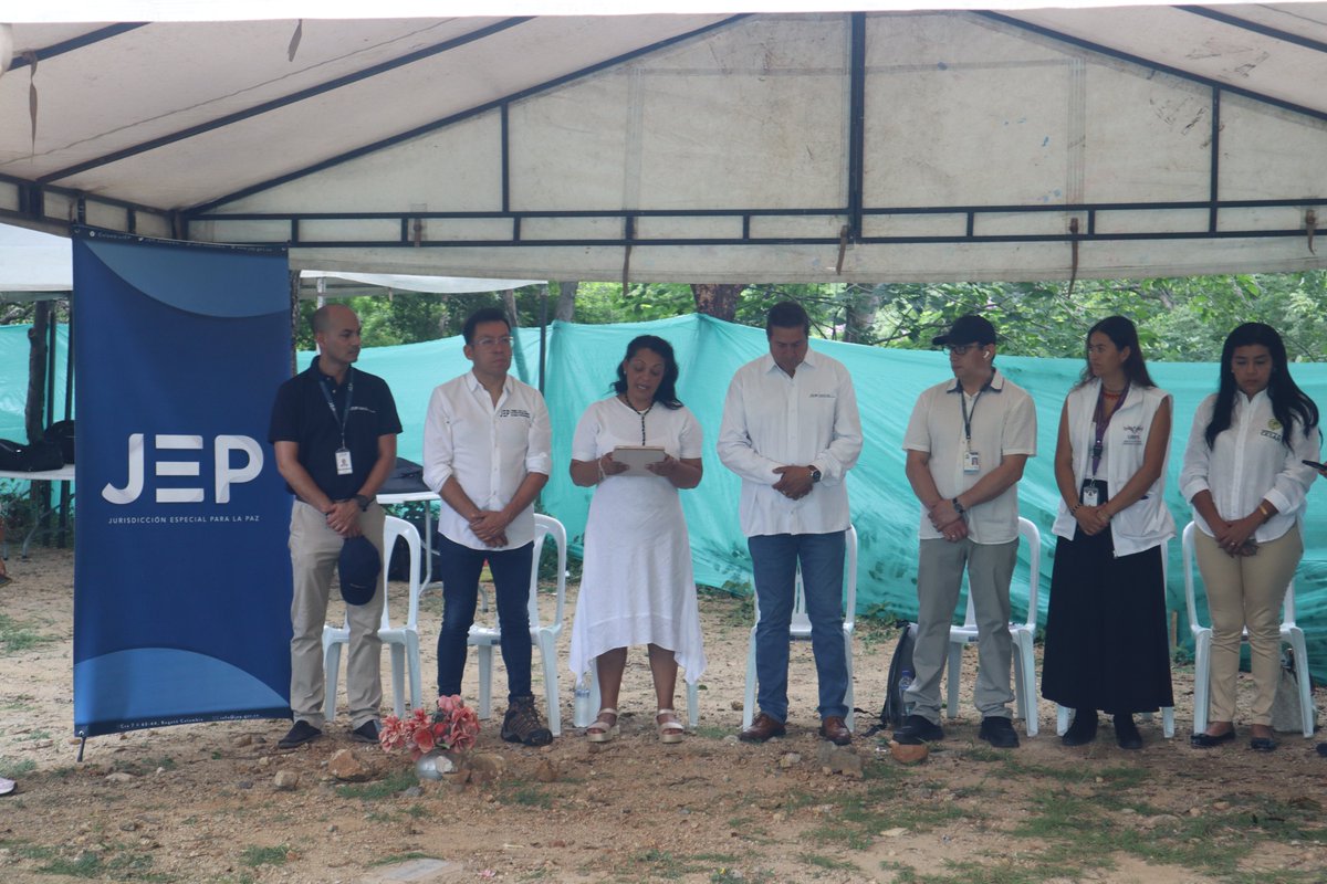 JEP_Colombia's tweet photo. La JEP, en coordinación con la @UBPDcolombia, avanza en la intervención forense al cementerio Jardines del Ecce Homo, #Valledupar, desde el 24 de junio y culminará el viernes 5 de julio.

La intervención, que se da como respuesta a las solicitudes de familiares de cuatro personas dadas por desaparecidas, se está realizando en el marco de la medida cautelar decretada por parte de la Sección de Primera Instancia para Casos de Reconocimiento de Verdad y Responsabilidad de la JEP.