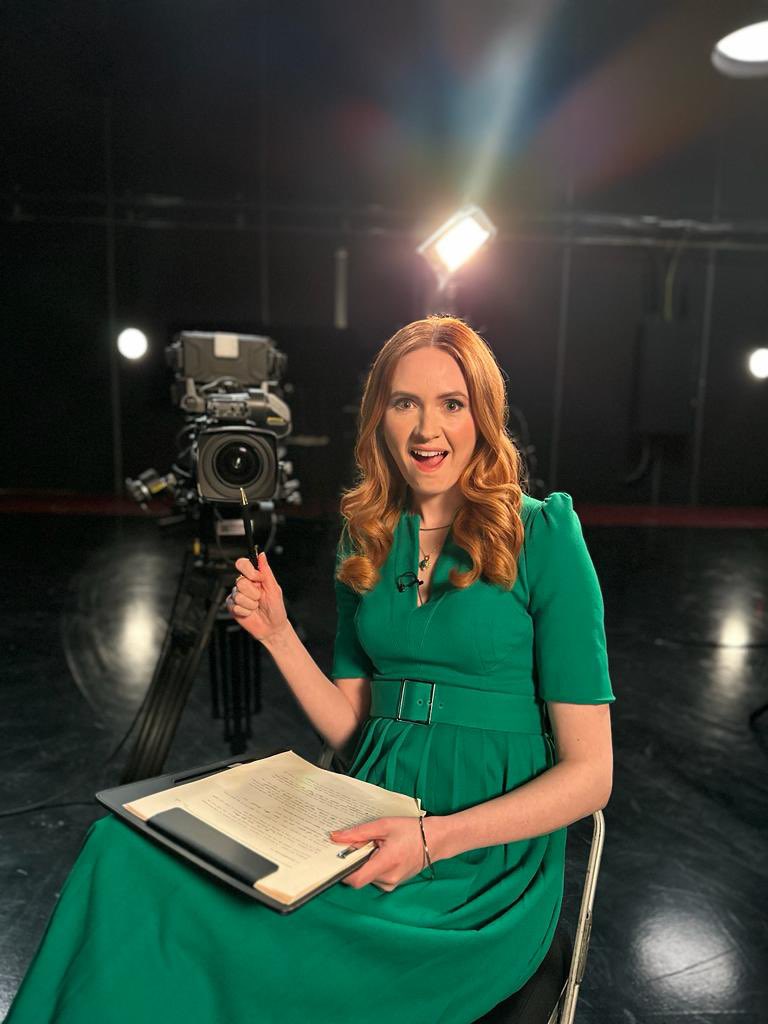 Karen Gillan tweet media