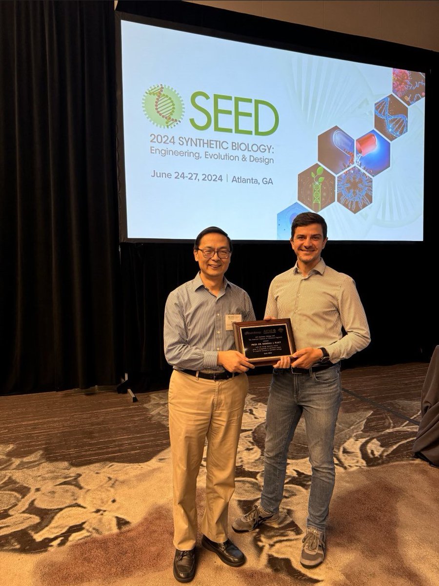 We were delighted to present Prof. Dr. Randall Platt with the ACS Synthetic Biology &amp; AIChE Young Innovator Award 🏅

Congratulations, <a href="/randall_platt/">Randall Platt</a>! 🎉

Here's Prof. Huimin Zhao presenting the award at #SEED: