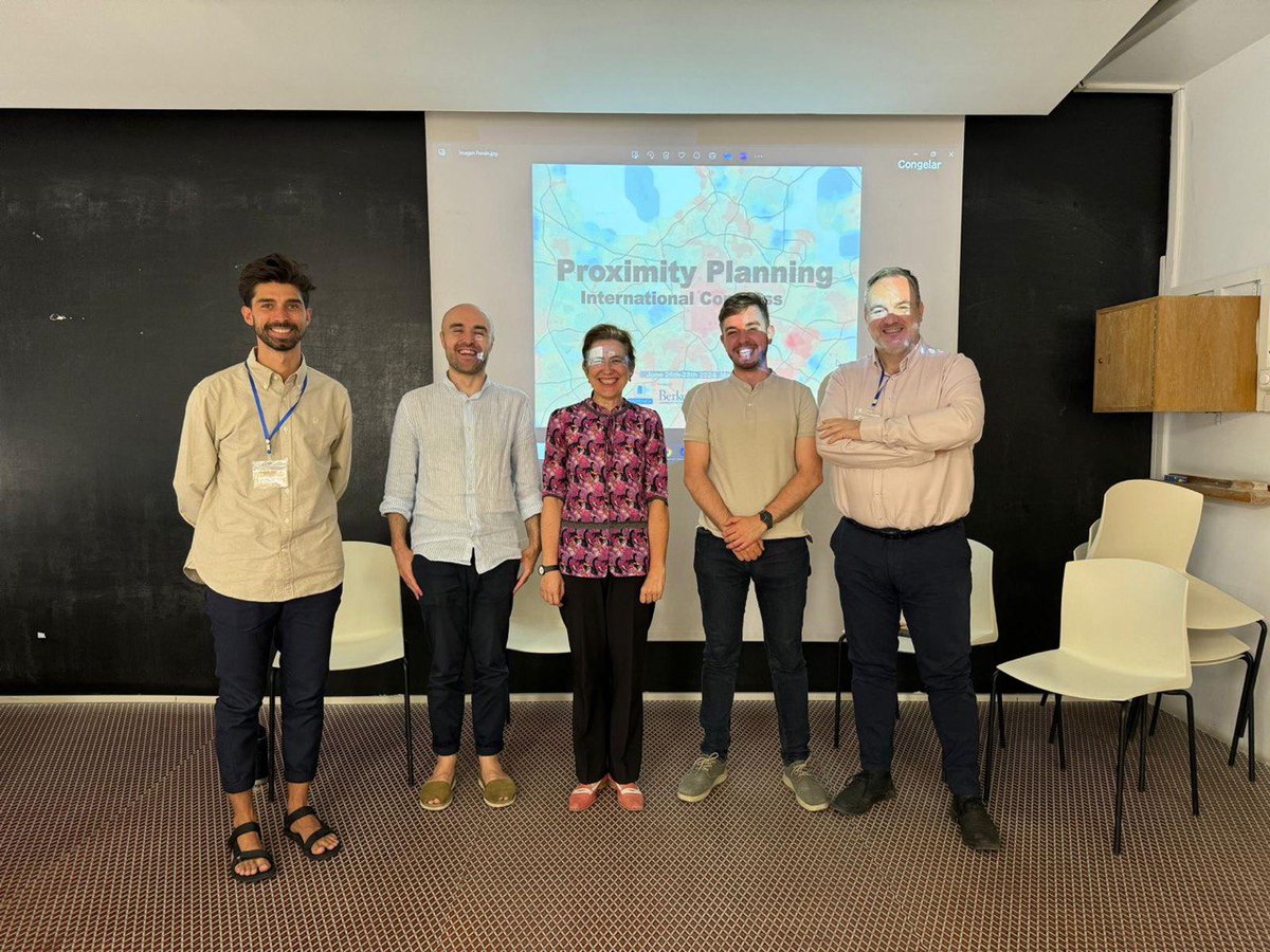 🌱 Today with <a href="/gea21sl/">gea21</a> we presented the project 15MINUTE INDUSTRIAL PARKS "Integrating business spaces in cities" at <a href="/ETSAMadrid/">ETSAM</a>

🚶‍♀️‍➡️The project expands the concept of #15minutecity to industrial areas, transforming these zones into sustainable and accessible urban spaces 🌳