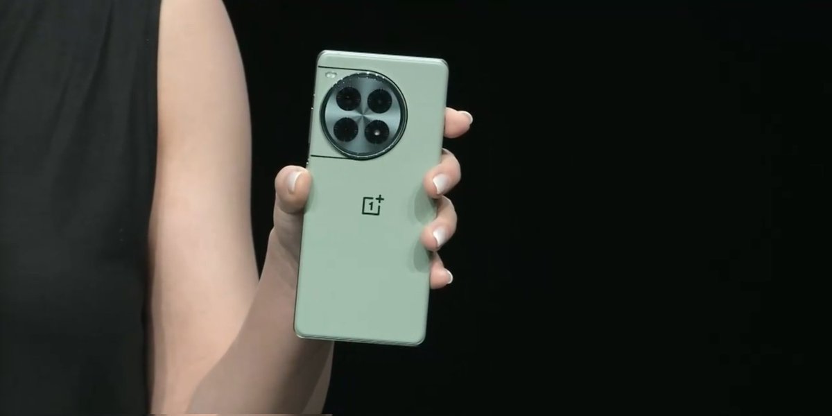 SujanTharu66's tweet image. OnePlus Ace 3 Pro has three color options: Green Field Blue (8.95mm thick, 207g weight),
 Titanium Mirror Silver (OPPO Crystal Shield Glass, 8.85mm thick, 212g)
 Supercar Porcelain White (8.69mm thick, 225g weight).
#oneplusace3pro #oneplus