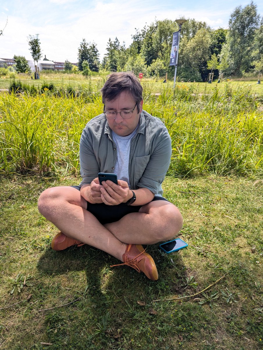 geogologue's tweet image. Lovely to be on site with @GeographyTeach8 &apos;s fantastic PGCE #geographyteacher cohort today! @Dav1dM0rgan checking out some fieldwork data collected with the #TeachWithGIS ready made tools available to all here: teachwithgis.co.uk/pages/fieldwork