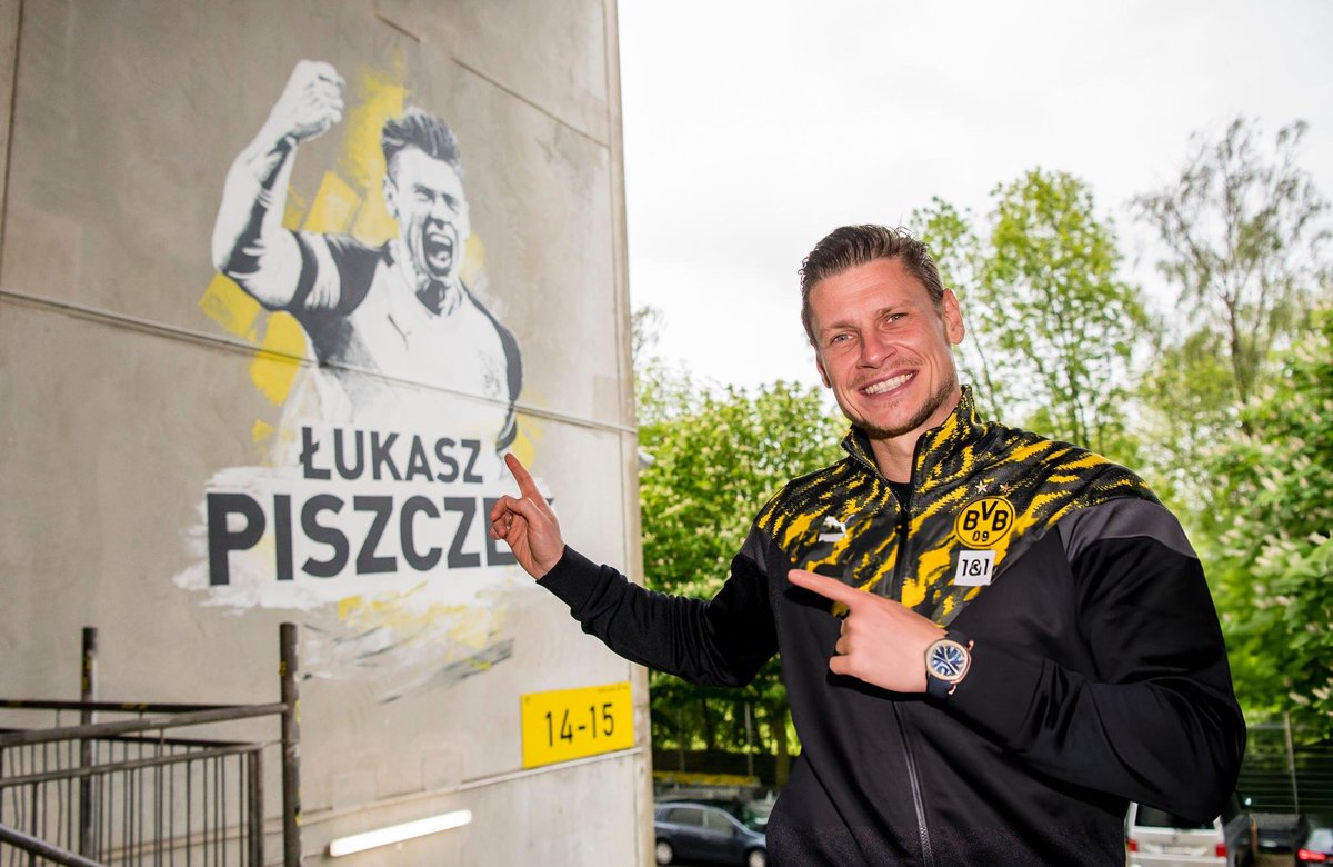 BVBDortmundSZN's tweet photo. 🚨⤵️ OFFICIAL:
Nuri #Sahin, will be completed by assistant coaches Joao #Tralhao, Ertugrul #Arslan, and Lukasz #Piszczek as of July 1st.
The current assistant coaches Sven #Bender and Sebastian #Geppert will leave their positions on June 30th.
↪️ via @aritrabvb1909
#BVB https://t.co/Y23q1dYSX7