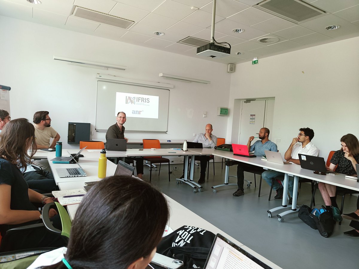 We're a go! <a href="/surmizes/">Chris Mizes</a> 
kicks off our Urban Flows Overflows Shortages workshop in at #LATTS Paris. Thaks to Jonathan Rutherford for joining us this morning as discussant! 
@MoritzMomoK <a href="/suyash_barve/">Suyash Barve</a> <a href="/abbas_sophia/">Sophia Zehra Abbas</a> <a href="/andretwp/">andrea pollio</a>