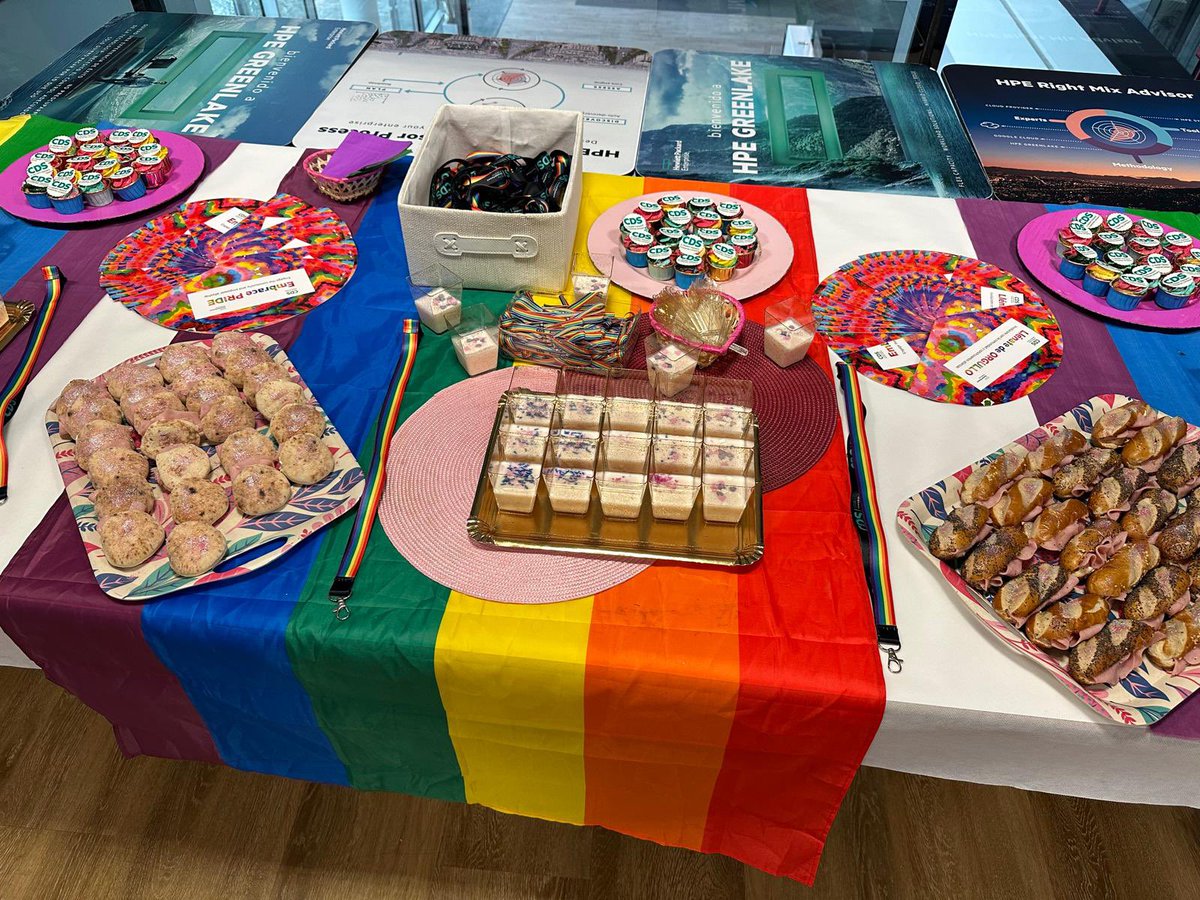 HPECDS_ES's tweet photo. Hoy hemos tenido un desayuno muy especial en las oficinas de Madrid de #HPECDS y @HPE_Espana por el #PrideMonth. 🏳️‍🌈❤️ 

#CDSpride https://t.co/a1Wsvl93Qf