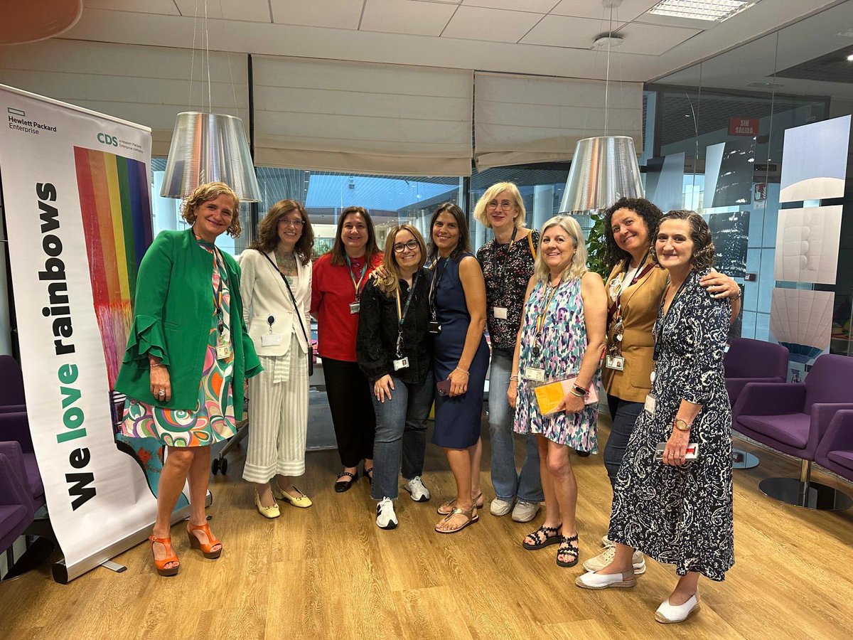 HPECDS_ES's tweet photo. Hoy hemos tenido un desayuno muy especial en las oficinas de Madrid de #HPECDS y @HPE_Espana por el #PrideMonth. 🏳️‍🌈❤️ 

#CDSpride https://t.co/a1Wsvl93Qf