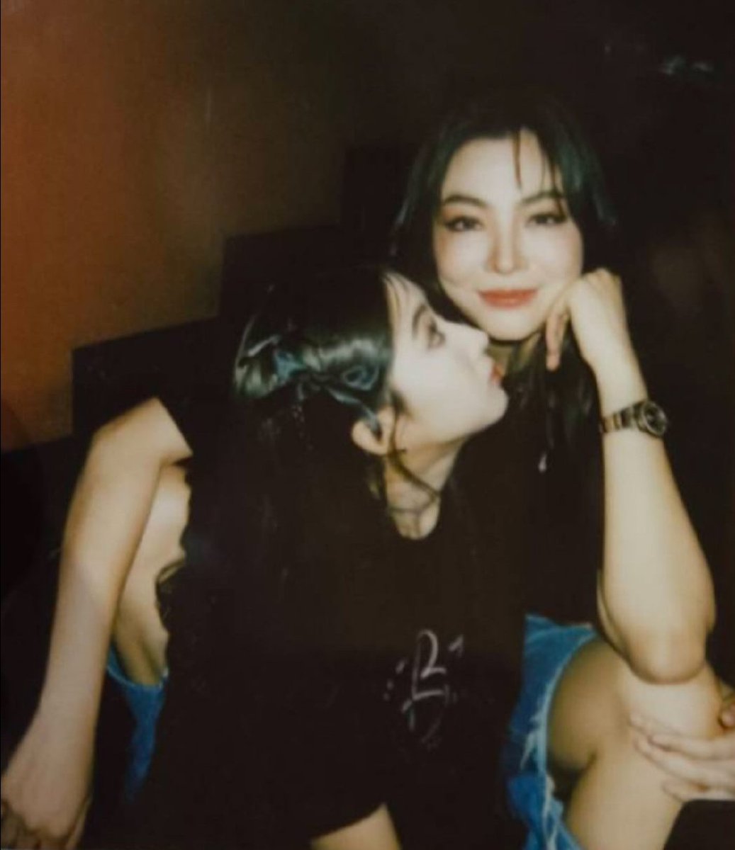 This polaroid from 1st event is so cuteeee 🥹♥️

#FayeYoko
#YokoApasra
#FayePeraya