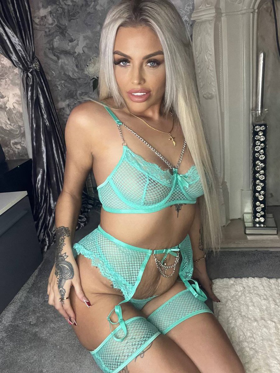 Made my onlyfans free for those who would fuck me 😉 

Link in my bio