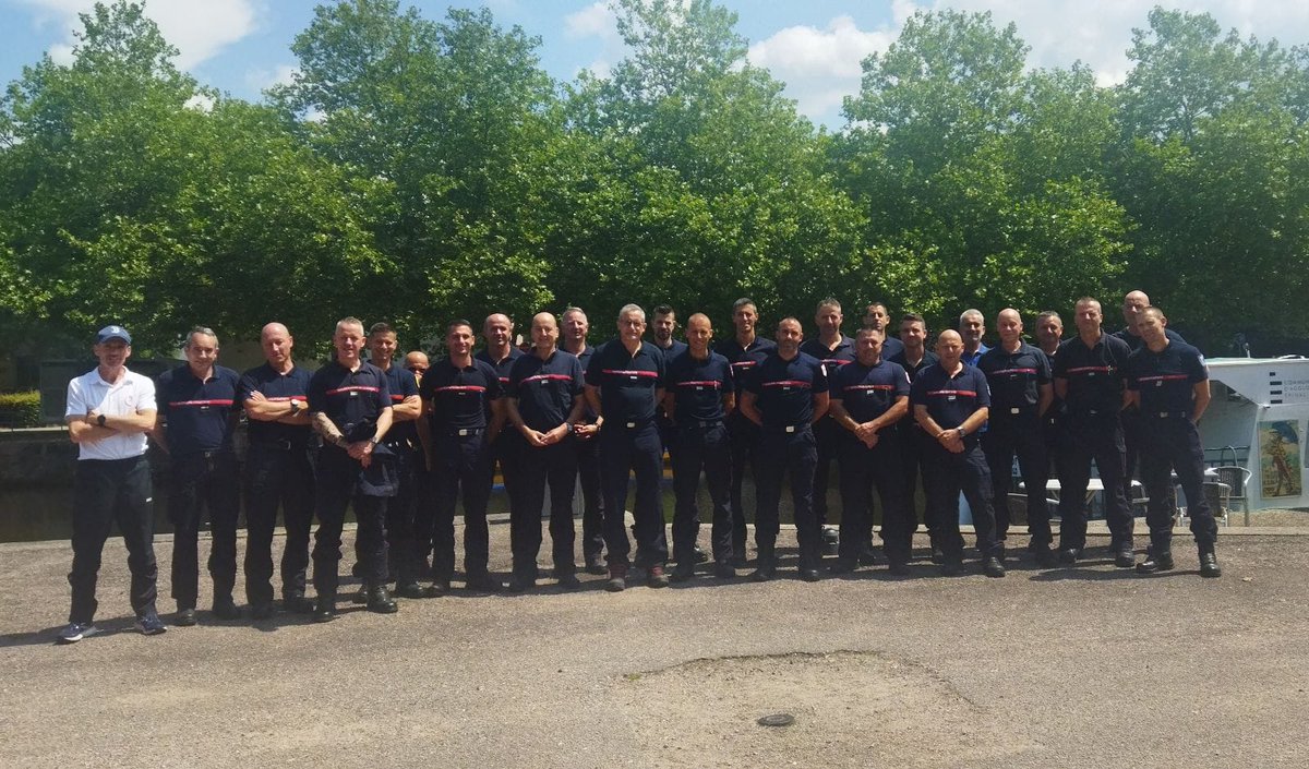 SDIS88's tweet photo. Depuis hier, le #sdis88 accueille les référents de activités physiques des #sdis de la Zone Est.
Au programme de ces 2 jours :
✅Parcours Professionnel Adapté
✅indicateurs de condition physique
✅identification des profils a risque
✅Prévention des blessures
✅visite du PTRI https://t.co/zxIEyaze27