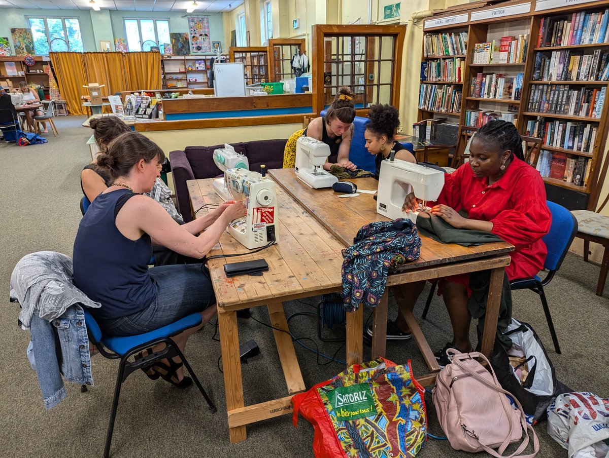 EngOurFutureUWE's tweet image. The @OldLibrary_EV &amp;amp; Re_Thrindle put on a great &quot;Upcycle your Garment&quot; session last night! Community members and @UWEBristol students learned how to re-style &amp;amp; alter unworn clothes into something new. This is part of the @RAEngNews funded repair and making focused MAKERS project.