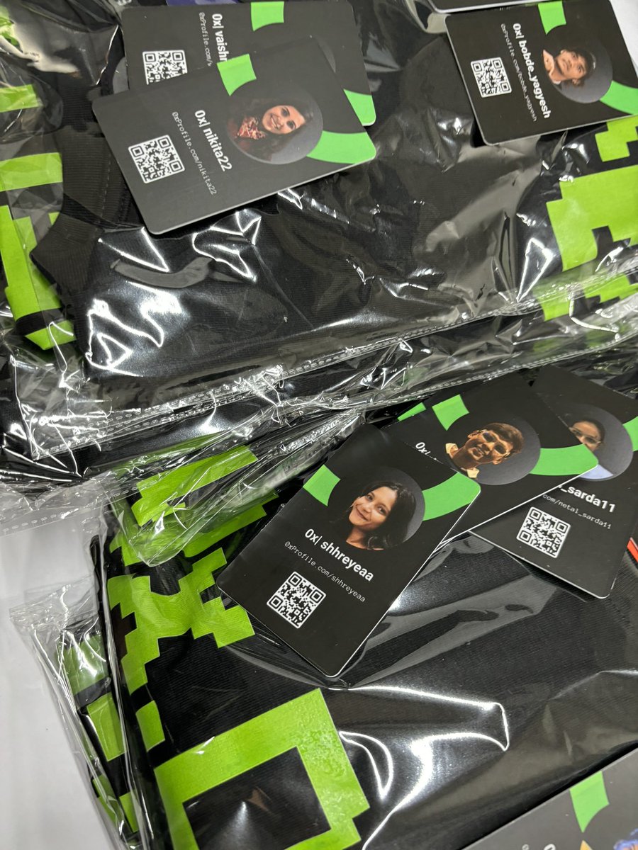 _0xDay's tweet photo. Yo π @theDevArmy
Just shipped your welcome kit and #0xProfile NFC cards π https://t.co/LHH0AzdlFJ