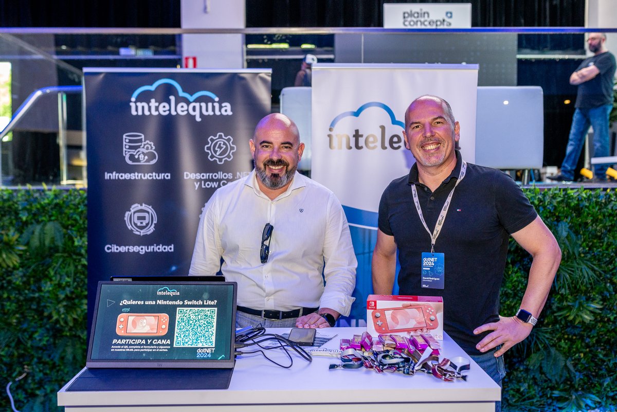 dotNetConfSpain's tweet photo. .@intelequia no ha querido perderse la #dotNET2024 este año y ¡por eso han decidido participar de nuevo!🚀
¡Gracias de nuevo por vuestro apoyo y compromiso! 🙌

Y a @davidjrh por acompañarnos a cerrar bares...😜 https://t.co/WyFqhpkt9c