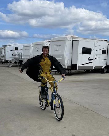 RealHughJackman's tweet image. 🚲 #deadpoolandwolverine