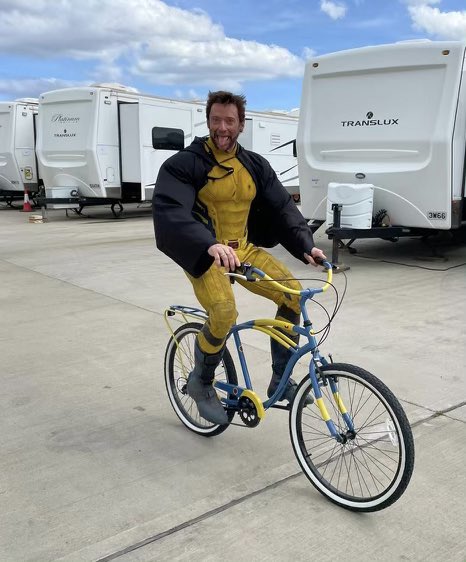 RealHughJackman's tweet image. 🚲 #deadpoolandwolverine