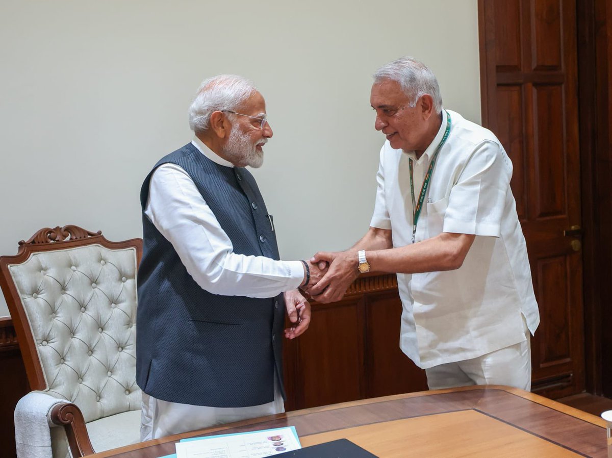 DeveshMPBihar's tweet image. आज नई दिल्ली स्थित संसद भवन में जनता दल (यूनाइटेड) के नवनिर्वाचित सांसदों की भारत सरकार के कैबिनेट मंत्री माननीय श्री राजीव रंजन सिंह उर्फ ललन सिंह जी और लोकसभा में पार्टी संसदीय दल के नेता माननीय श्री दिलेश्वर कामत जी के नेतृत्व में भारत के यशस्वी प्रधानमंत्री परम आदरणीय श्री…