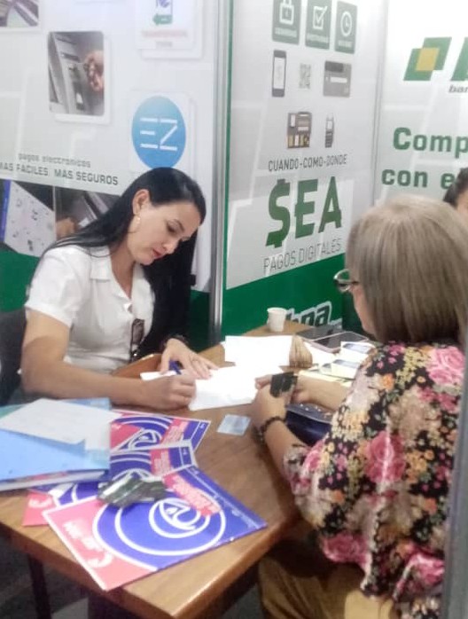 BancoCentralCub's tweet photo. 📍 Participan #BancariosCubanos de @BpaSantiago y @BandecSantiago en la XIX edición de la Feria Internacional Expocaribe 2024 hasta el 29 de junio, con asesoramientos en #PagosDigitales y más. https://t.co/isnZJMd4S3