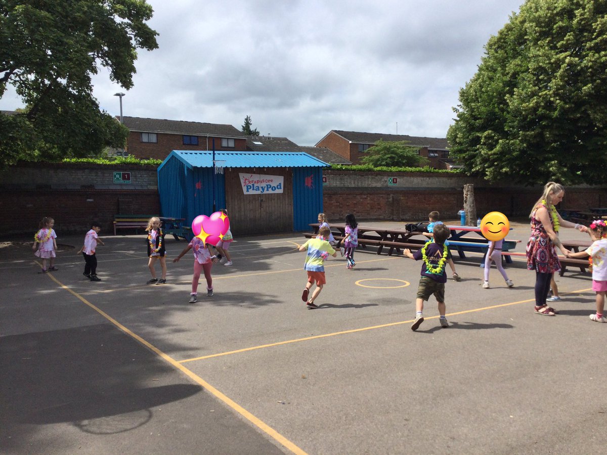 ThamesideSch's tweet photo. Carnival dance class with Megan. We are so excited to show our parents later #hawkstps https://t.co/sDmJ2cONBr
