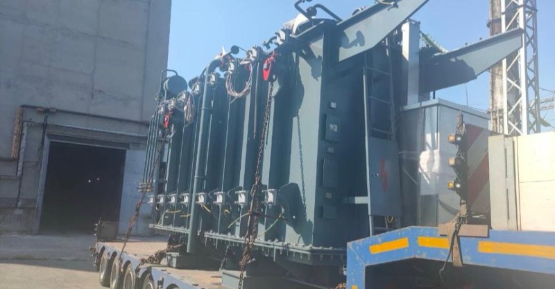 Ener_Community's tweet photo. Thanks to a contribution from @BMWK through @KfW_fz, the #UkraineEnergySupportFund has procured a power transformer for Odesa 🇺🇦
Over 65,000 residents will benefit from improved heating & hot water services
🙏🇩🇪 Together we #StandWithUkraine
Check the transformer’s details⤵️