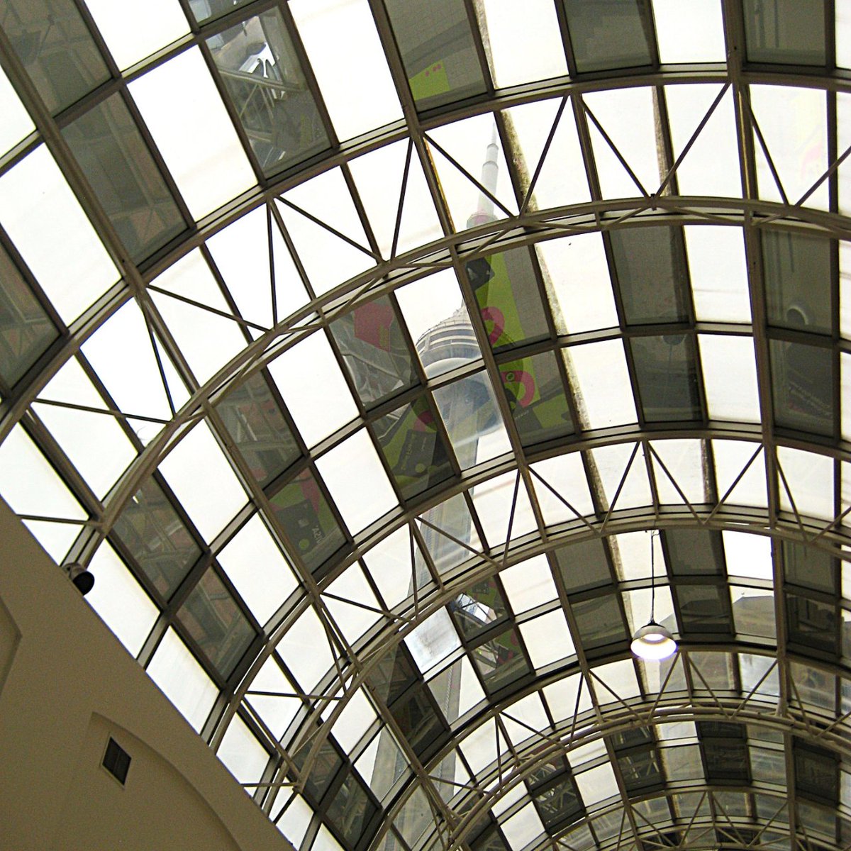 mytogblog's tweet image. A little street photography from a recent trip to Toronto.

What type of street photos do you prefer? People in or out?

And is that different from the photos you usually take?

#torontophotographer #blogto #streetphotographycommunity #streetphotography_colour