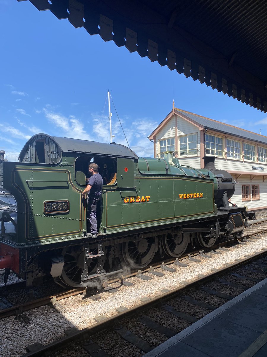 Beautiful day for a river cruise in Dartmouth ☀️ traveling in style on the steam train back to Paignton <a href="/LAPacademies/">LAP</a> perfect day 🤩