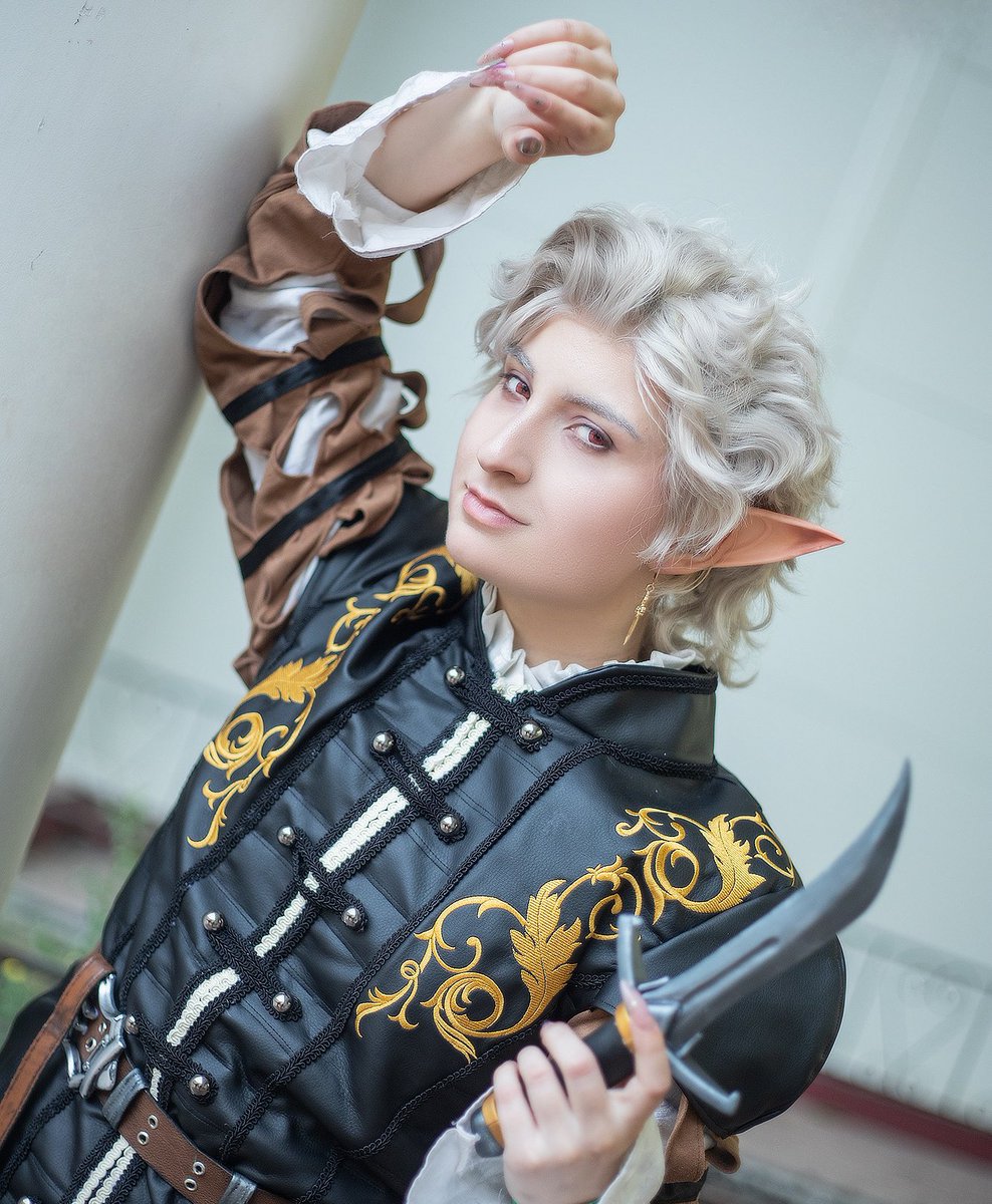 „Ah, my favorite travelling companion~“

Another photo with my Astarion cosplay 💅 Love this costume, it was worth all my efforts

Ph by @marian__photo 

#BaldursGate3 #GOTY2023 #Astarion
