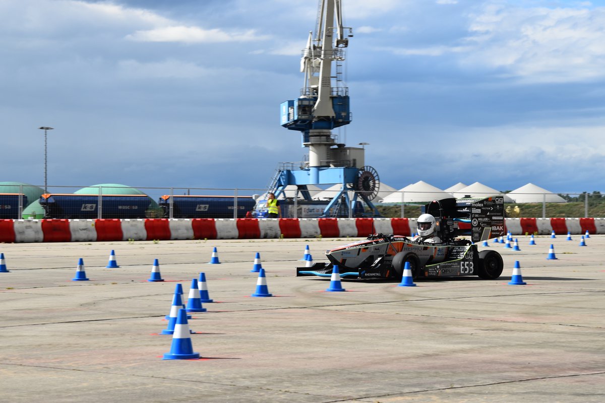 RaceyardE's tweet photo. The weekend before last, we brought our T-Kiel A 23 E to the VDE E-Race in Schwedt/Oder! 🏎️🧡 
Over four days, teams mainly from Northern Germany gathered to kick off the event summer at this fantastic pre-event.
1/4 🧵 https://t.co/moR3qehSFx