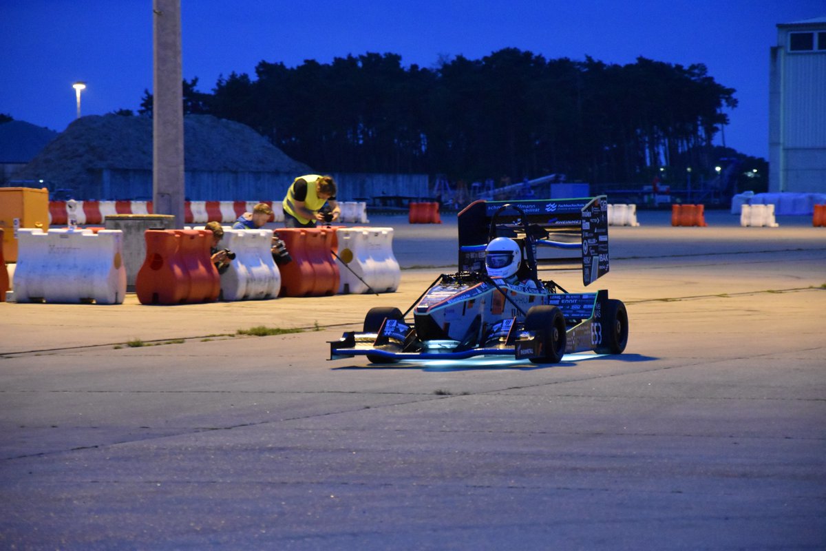 RaceyardE's tweet photo. The weekend before last, we brought our T-Kiel A 23 E to the VDE E-Race in Schwedt/Oder! 🏎️🧡 
Over four days, teams mainly from Northern Germany gathered to kick off the event summer at this fantastic pre-event.
1/4 🧵 https://t.co/moR3qehSFx