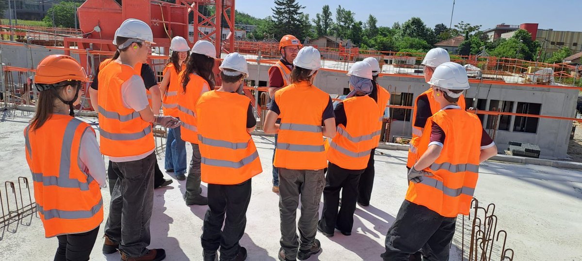 BouyguesBat_SE's tweet photo. [#RelationsEcoles] Dans le cadre de leur stage de 2de, 11 lycéens lyonnais ont eu l’opportunité de voir la vie en orange durant 1 semaine, selon un parcours précis encadré par des équipes RH et Travaux ! Une belle occasion de découvrir notre activité et de susciter des vocations. https://t.co/6HTyNhpmTJ