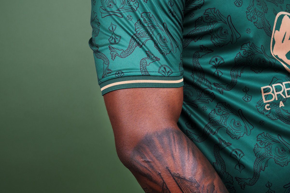 And their third shirt just to top it off 👌

It showcases heraldic dolphins along with flower and leaf motifs that adorn one of the City’s most unique landmarks.