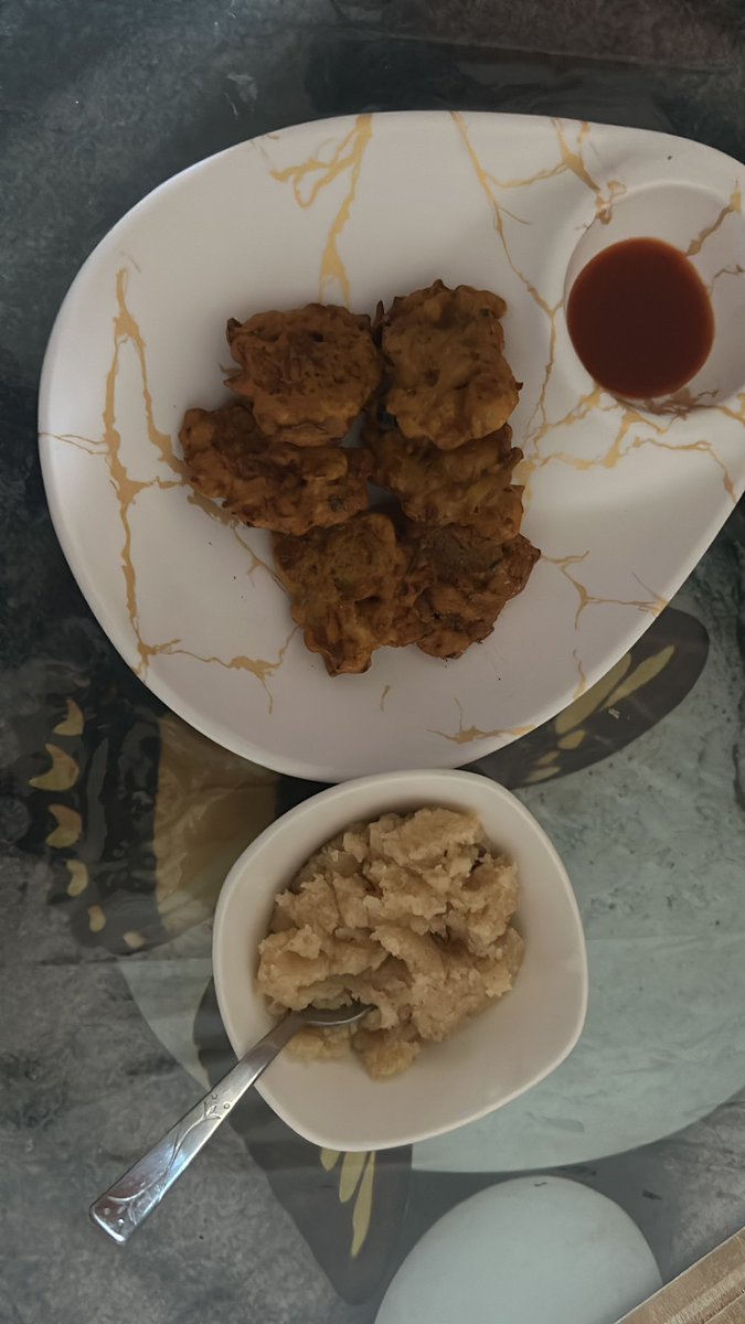 speaks_prav's tweet image. #Baarish n #Pakode with #Halwa - mid week #HealthierFood 🙏🙏