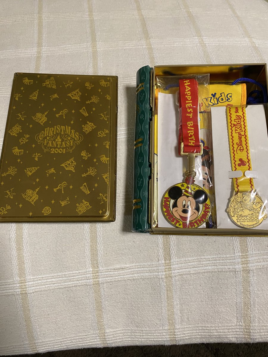 dds_may's tweet photo. うちも昔の缶あったー！
そして壊れてる

 #tdr_history https://t.co/Ub9sCN2POF