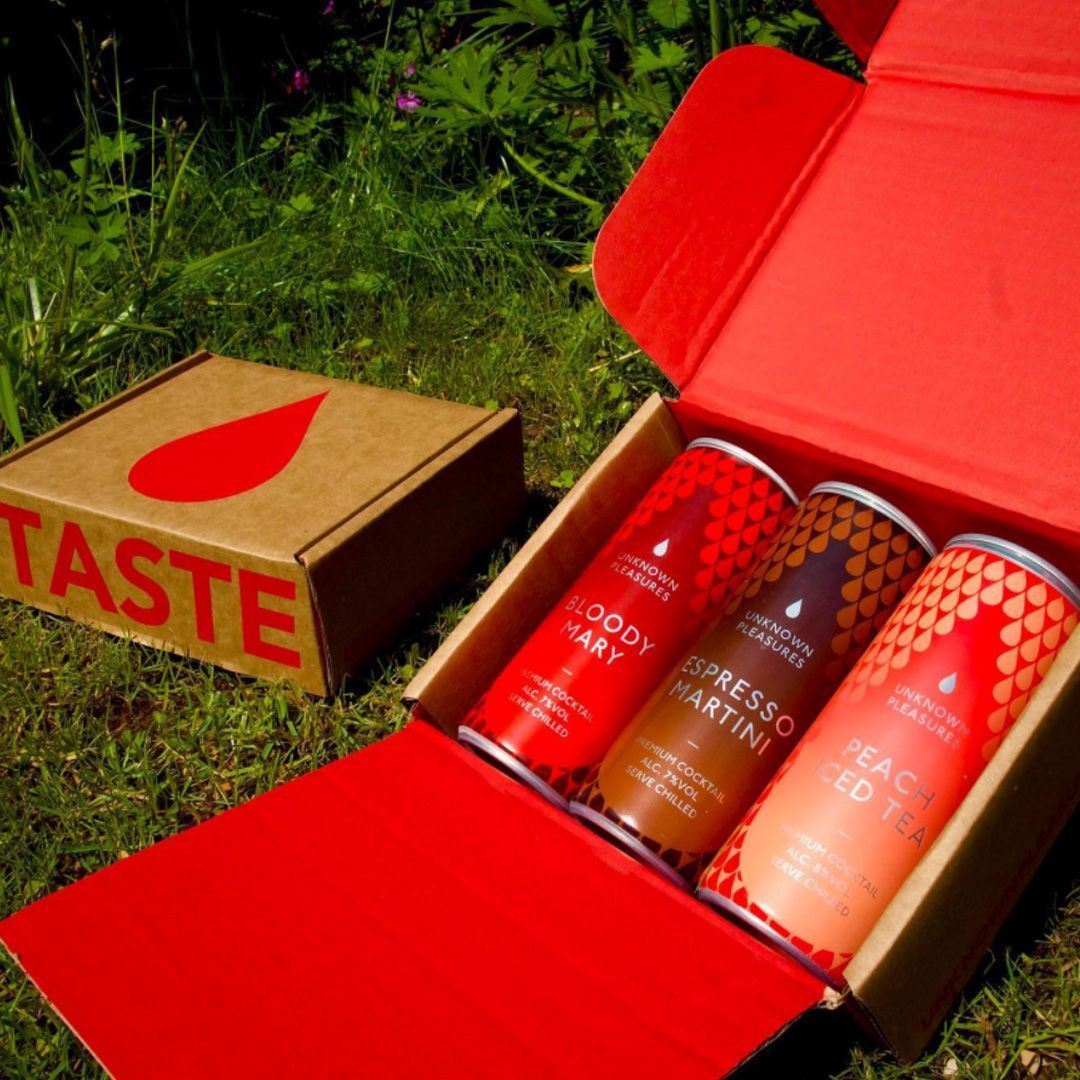 BelmontPkgLtd's tweet image. Need a stylish way to elevate your packaging?  Why not try something different? Customers love being surprised &amp;amp; this box designed to display 3 drinks cans delivers! 

Let’s give your product packaging the same oomph! ✨🎉 

#displaypackaging #stylishpackaging #bespokepackaging