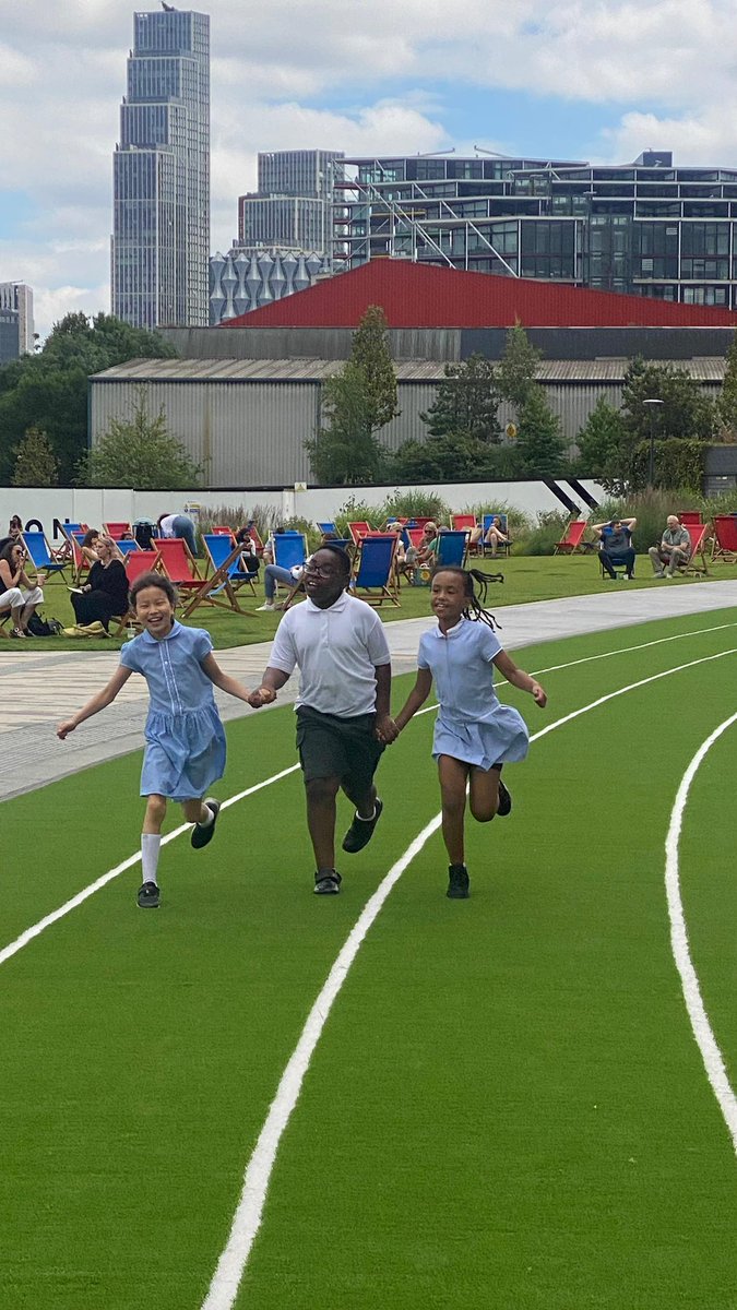 StMarys_SW8's tweet photo. An enjoyable local visit to #skygarden at @BatterseaPwrStn today and a quick run round the track and relaxation in the deckchairs for our Faith Friends and School Council. #localvisit #community #enrichment https://t.co/p4pWm5EX5w