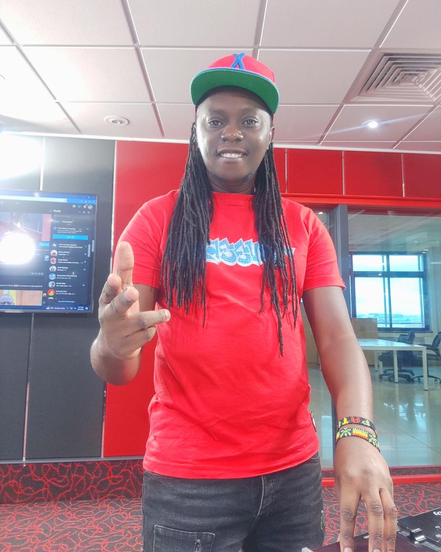 It's Bez Rep Thursday again tukuchezee nini request ya mapema is best @vybezradioke <a href="/deejaypatiz/">DEEJAY PATIZ</a> #vybeayard