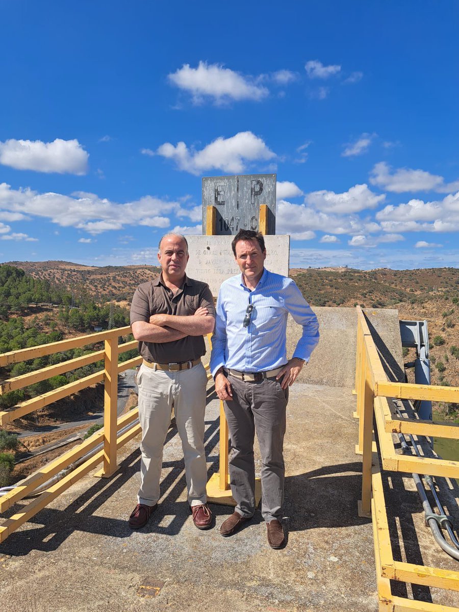 AguasDeHuelva's tweet photo. Hoy hemos visitado los embalses de la Demarcación Hidrográfica Tinto, Odiel Piedras y el canal que lleva el agua hasta nuestra ETAP desde la provincia, junto a responsables de la Delegación de Agricultura, Pesca, Agua y Desarrollo Rural de la @AgriculturAnd @AndaluciaJunta https://t.co/zDvLyyh869