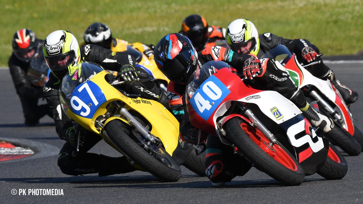 gp_originals's tweet photo. Scorching at Brands Hatch last weekend. Lap times fell as the temperatures soared. Lots of action as always and close racing throughout.
Read the race report โข https://t.co/dUOtHVI1l4
#gporiginals #TZ250 #TZ350 #twostroke https://t.co/WboA19mihc