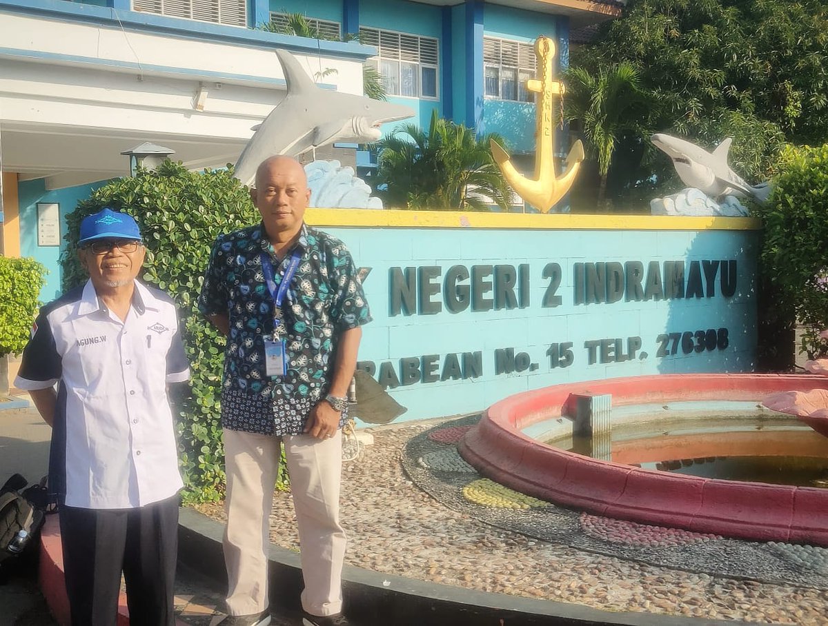 Menggeliatnya raksasa !