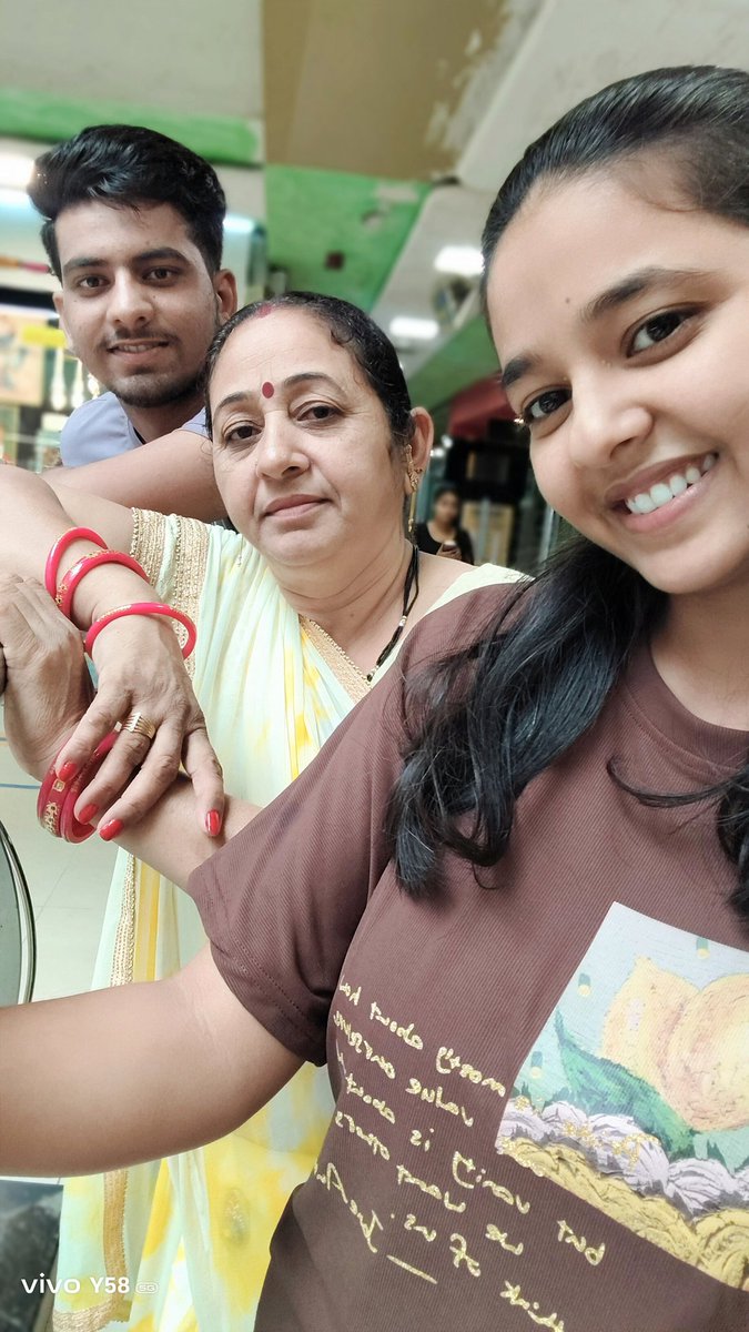 Amisha_kanwar's tweet photo. #Kalki28989AD #firstdayshow PABSU DARLING NAILED IT #Prabhas𓃵 @Kalki2898AD @deepikapadukone @nagashwin7 @SrBachchan @ikamalhaasan @TheDeverakonda https://t.co/9lmEEny47U