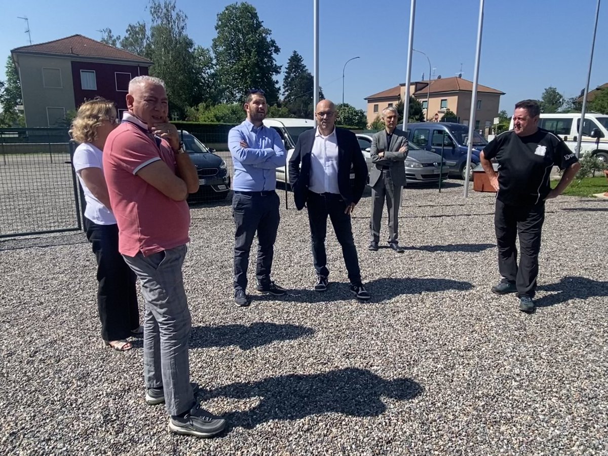 MassimoSertori_'s tweet photo. 📍Sopralluogo al centro di addestramento #cinofilo a #Cogliate (MB), nel parco delle #Groane, con spazi per l’addestramento e per la formazione di #cani da utilità (polizia, carabinieri, vigili del fuoco, protezione civile ecc.)
Una importante operazione di riqualificazione https://t.co/JoXKltHQ8y