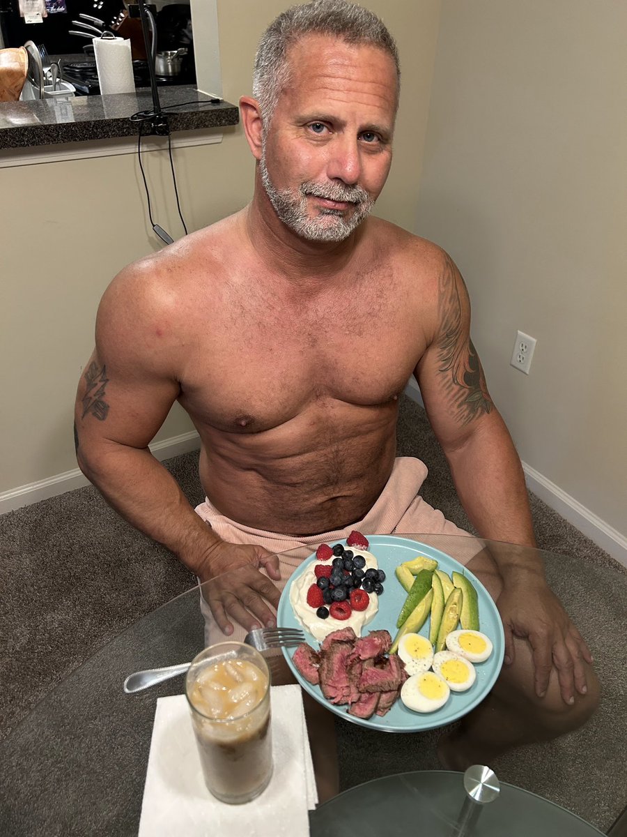 InShapeAt50's tweet photo. Hey beautiful people! What’s for breakfast? This is my favorite breakfast, I eat it every morning. 

https://t.co/2qBQaFtppt

#breakfast #MorningRitual #Topmodel #Onlyfan #BadBoys #PornModel #MuscleFlex #MuscleMan #Daddy #Abs #FitFam #FitnessGoals #workoutmotivation https://t.co/5IH8ZBCnsK