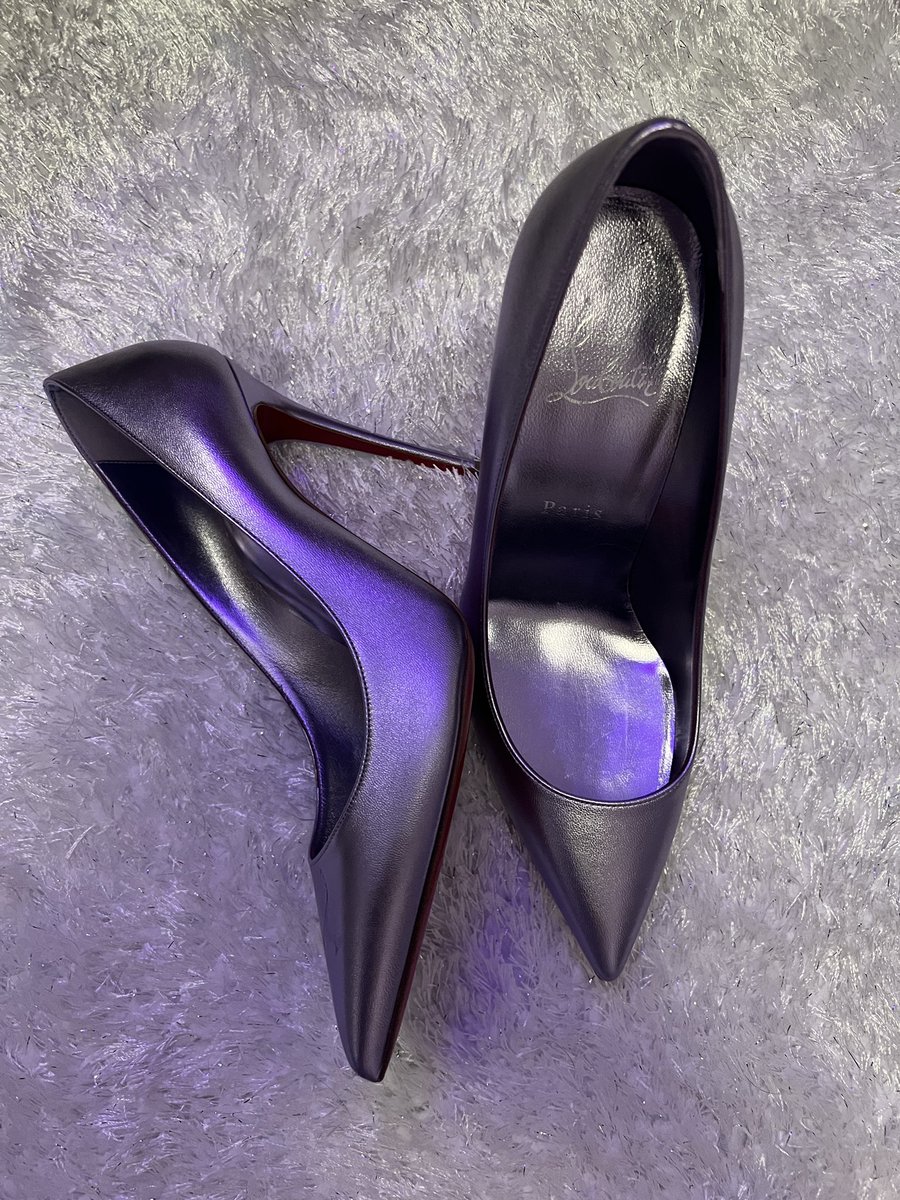 a_serving_maid's tweet photo. The sense of joy and pride I feel serving the magnificent muse that is Goddess @ObeyLovelyy truly knows no bounds. Her timeless beauty, style, poise and grace which she pulls off effortlessly leaves me mesmerized and in awe. I am so not worthy of even cleaning her shoes 🙇🙇👅👅 https://t.co/hQfrFxTXFh