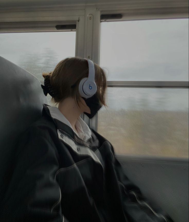 venomousoo's tweet photo. ☆ hi !! kinda new to #booktwt, looking for moots ☆

- 20, she/her, INTP 
- fav genres: fantasy, romance, thriller
- fav books: Six of crows, Dark Verse, These Violent Delights 
-kpop, bridgerton, manga+anime, f1

♡/⟳to spread or to be moots!!! https://t.co/EPhH1QGUKE